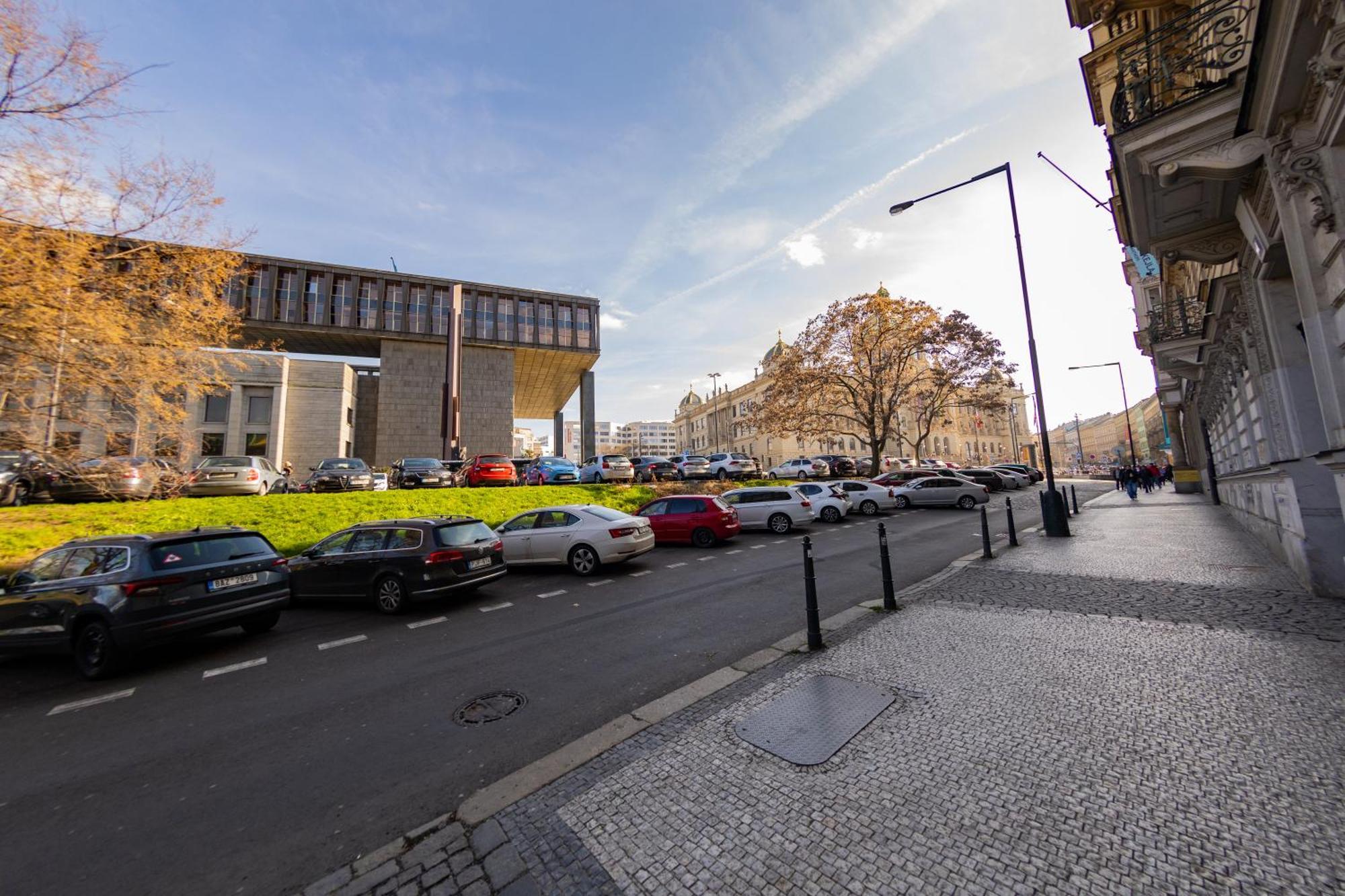 Wenceslas Square Apartment Praha Bagian luar foto