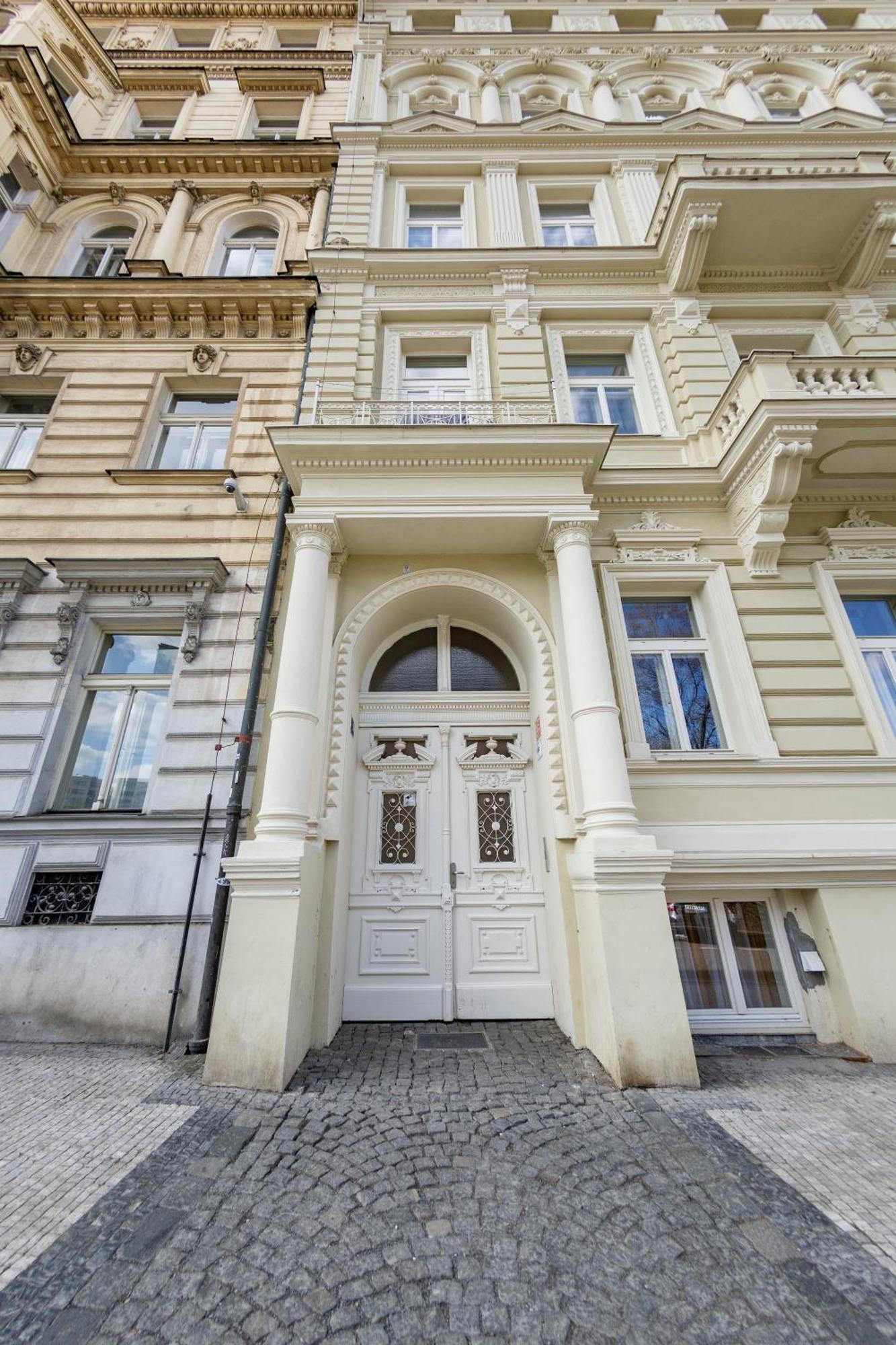 Wenceslas Square Apartment Praha Bagian luar foto