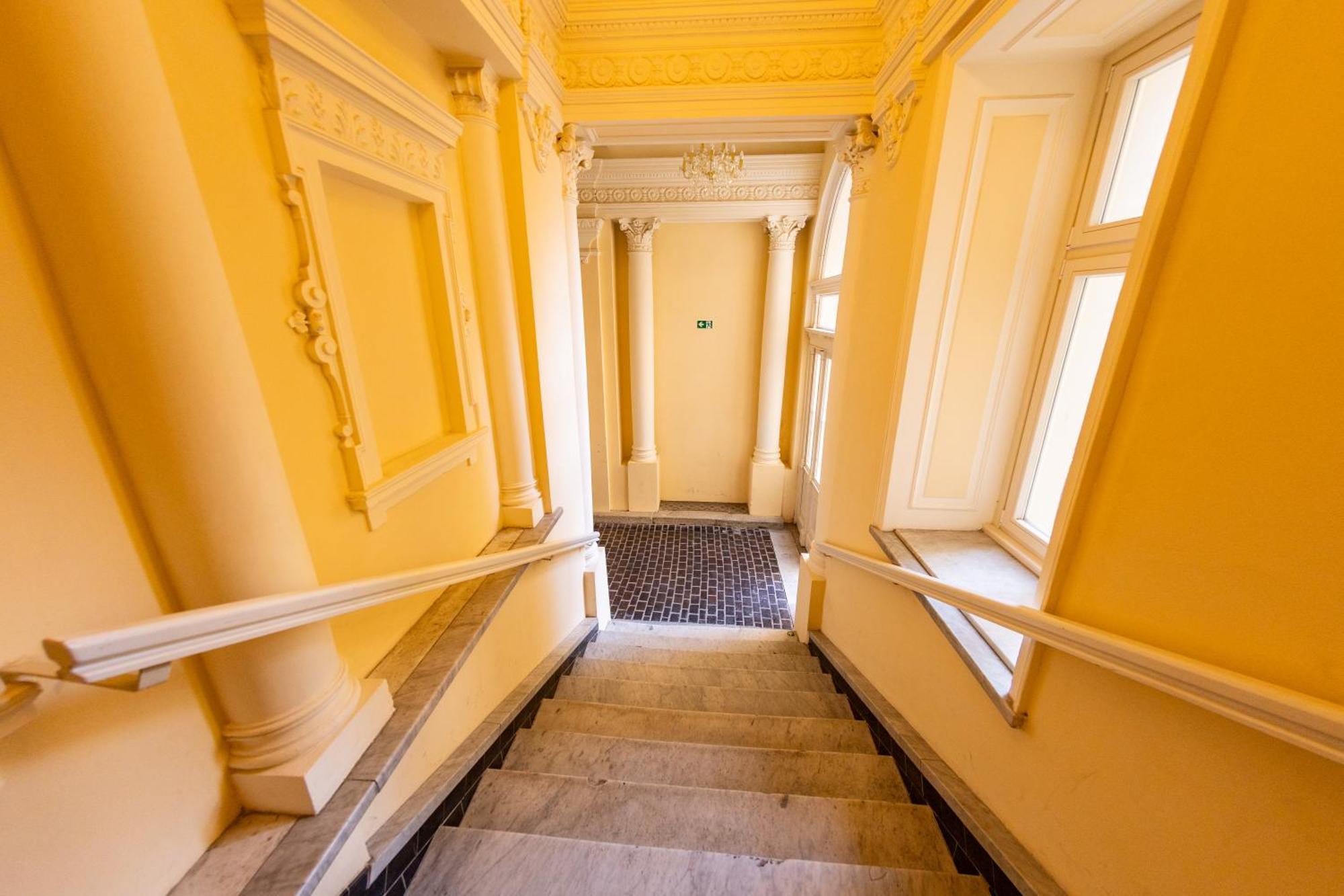 Wenceslas Square Apartment Praha Bagian luar foto