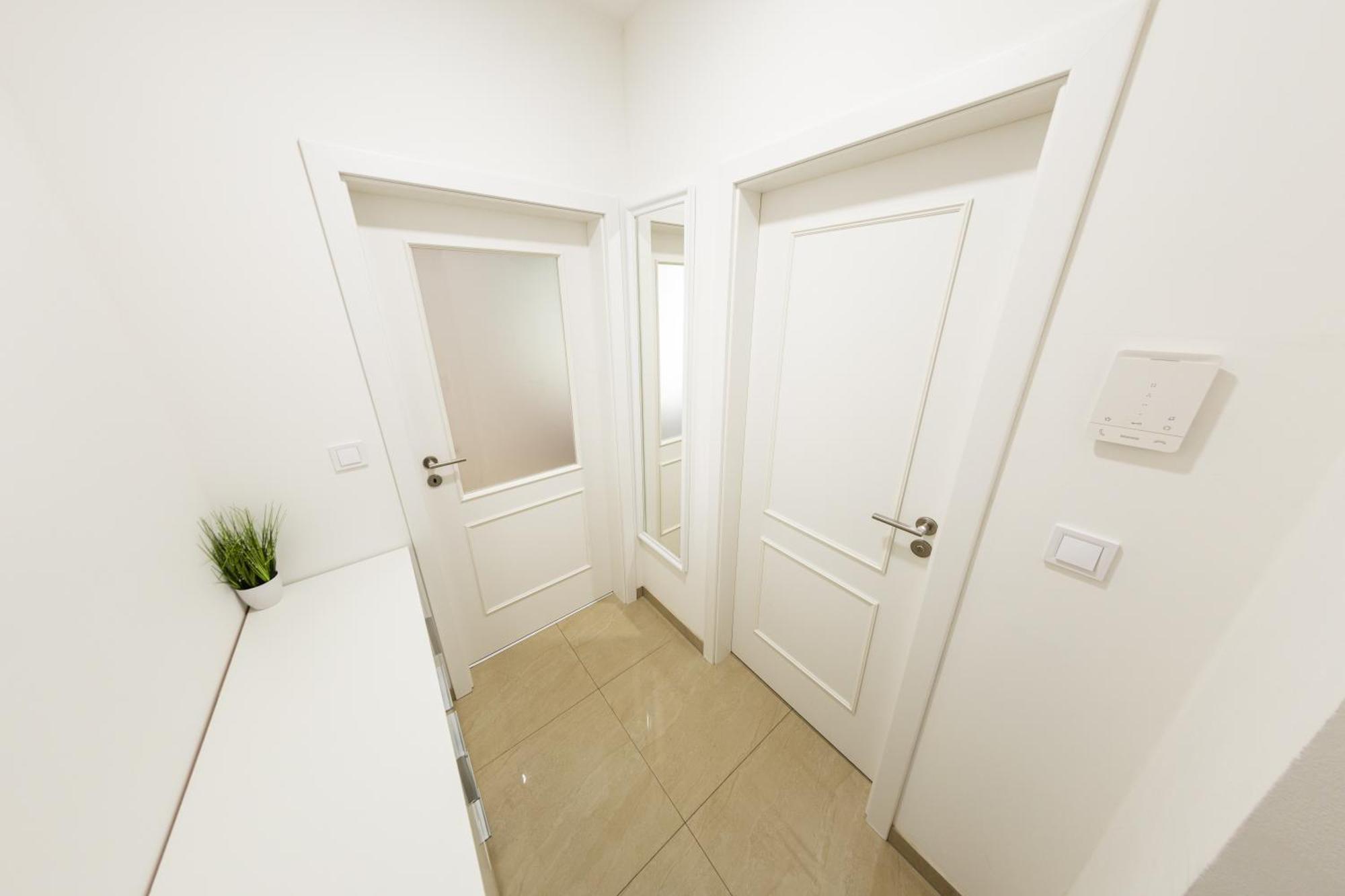 Wenceslas Square Apartment Praha Bagian luar foto